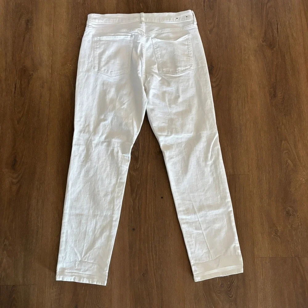 GAP Women's Size 8/29R Girlfriend‎ Jeans White Distressed Streetwear Grunge EUC